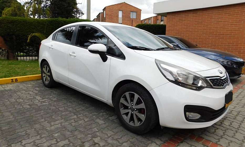 Kia Rio 2013 1.4...