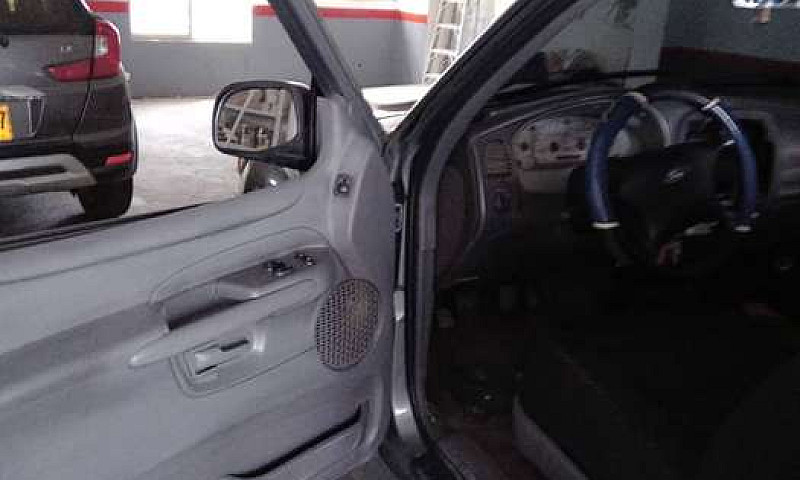 Camioneta Ford Explo...