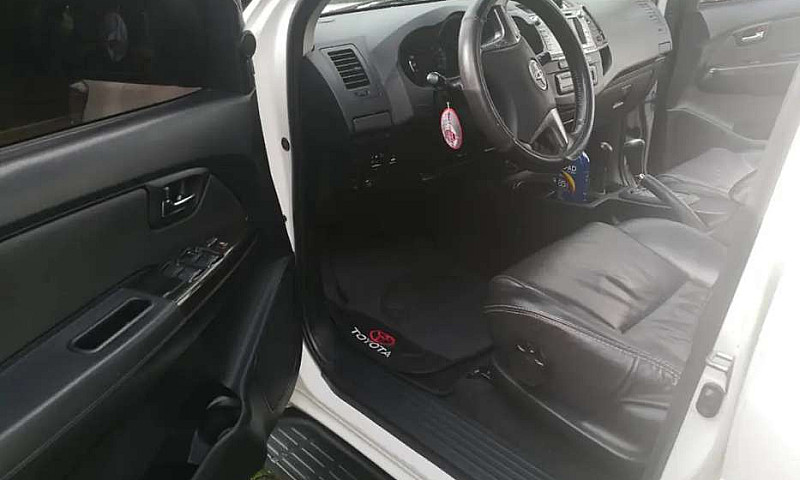 Toyota Fortuner 3000...