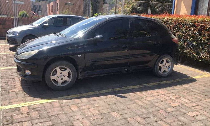 Vendo Peugeot 206...