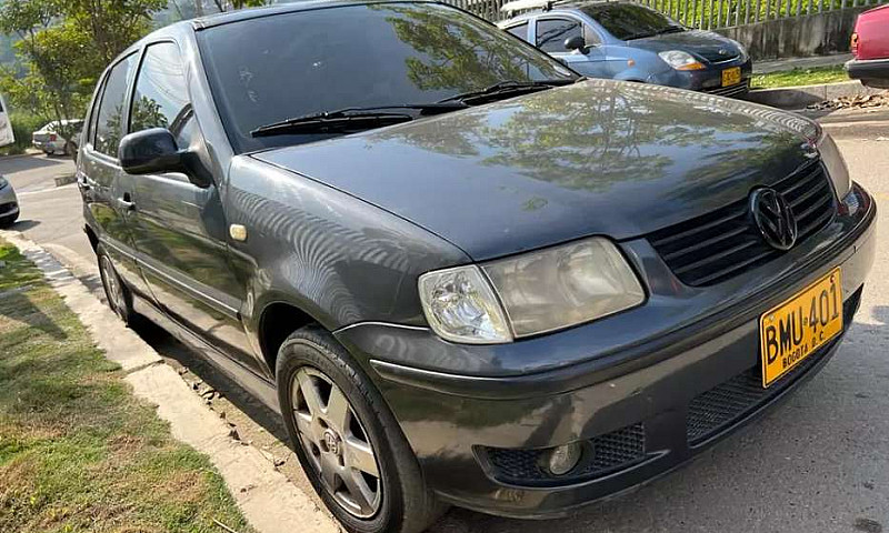 Volkswagen Polo 2002...