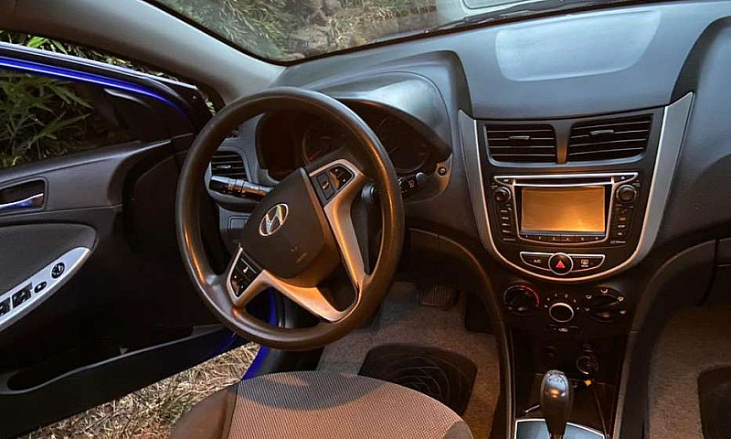 Hyundai Accent 1.6Lt...