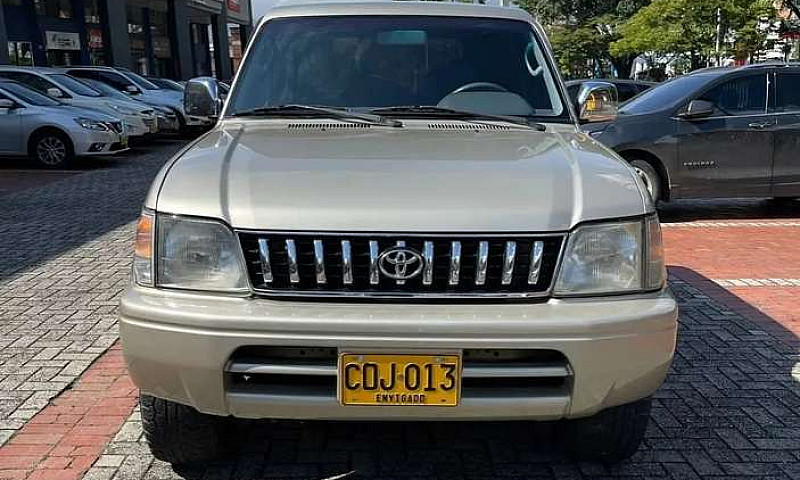 Toyota Prado Sumo 20...