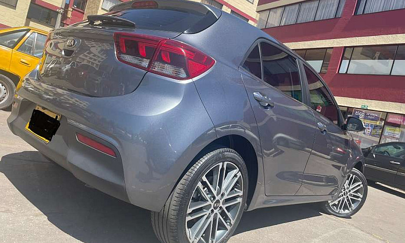 Vendo Kia Rio 2018 V...