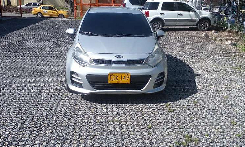Vendo Automóvil Kia ...