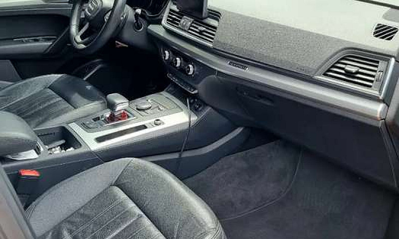Audi Q5 Attraction 2...