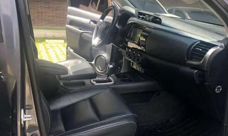 Sr Vende Toyota Hilu...