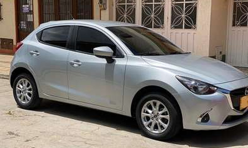 Vendo Mazda 2 2019...