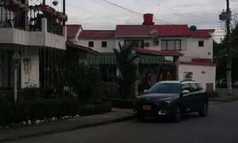 Se Vende Casa...