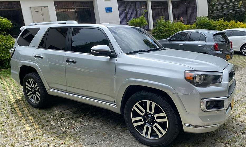 Vendo Toyota 4Runner...