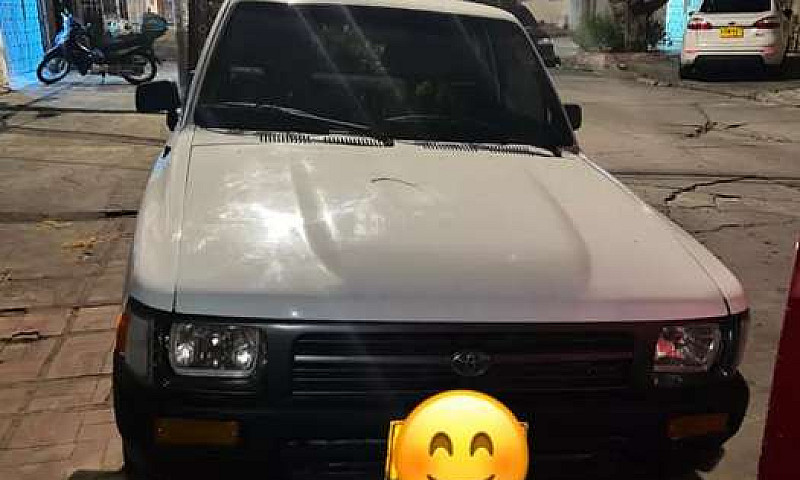 Vende Camioneta Toyo...