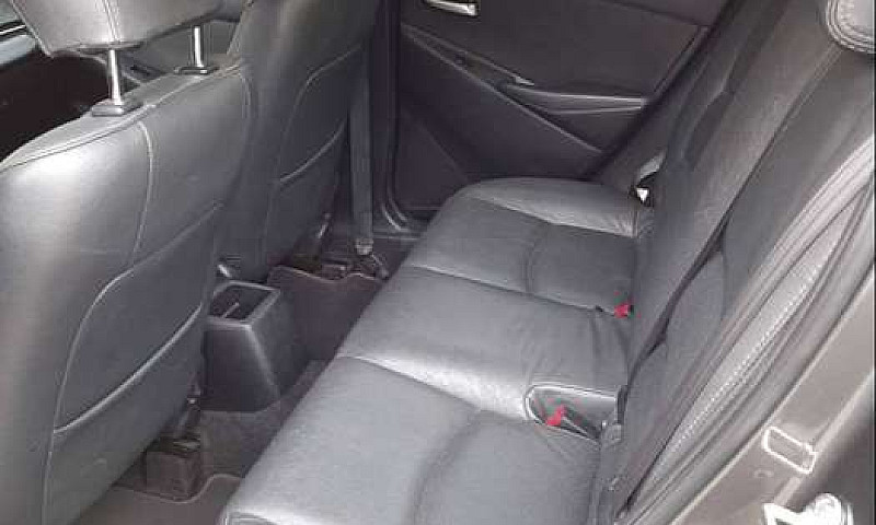 Vendo Mazda 2 Sedan ...