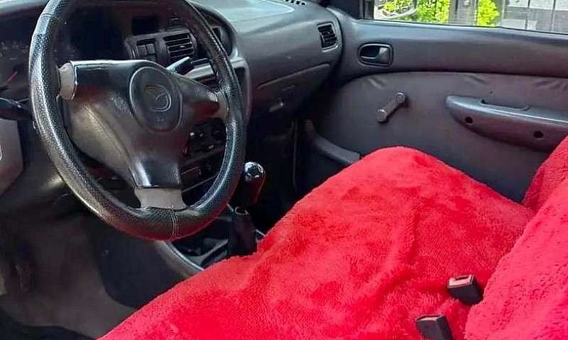 Mazda B2200 En Estac...