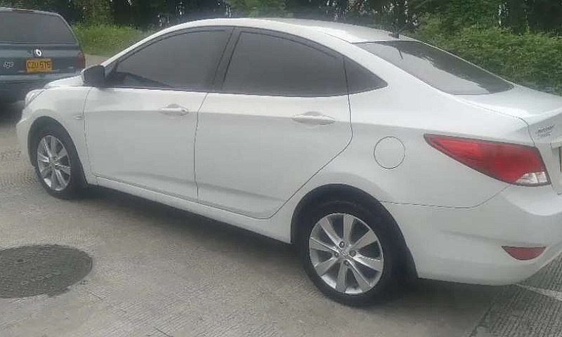 Hyundai Accent I25 1...