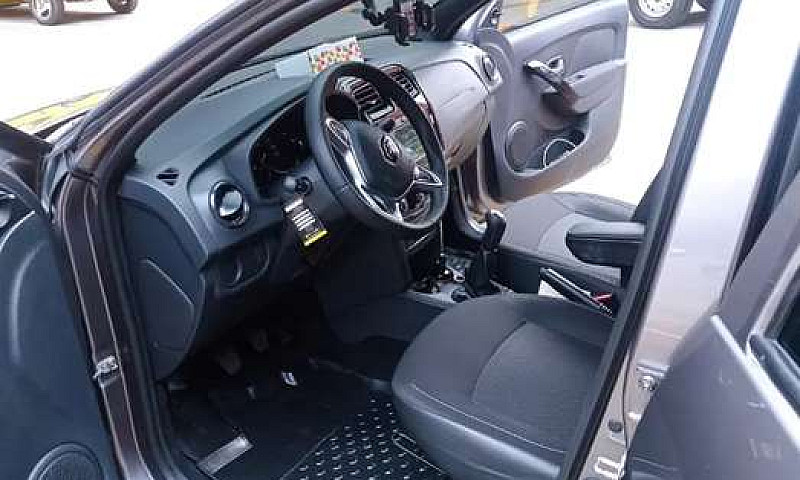 Renault Logan Life+...