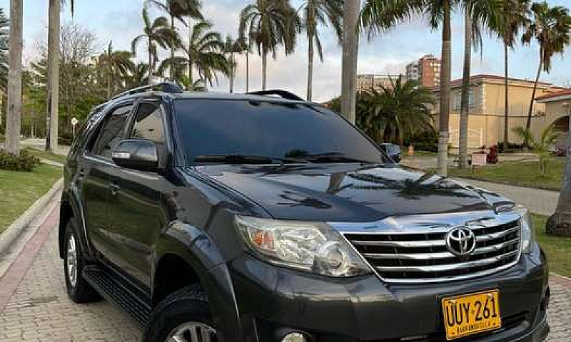 Toyota Fortuner Urba...