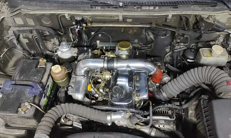 Mitsubishi Montero M...