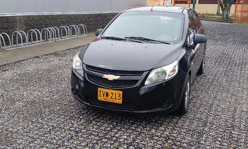 Vendo Automóvil Chev...