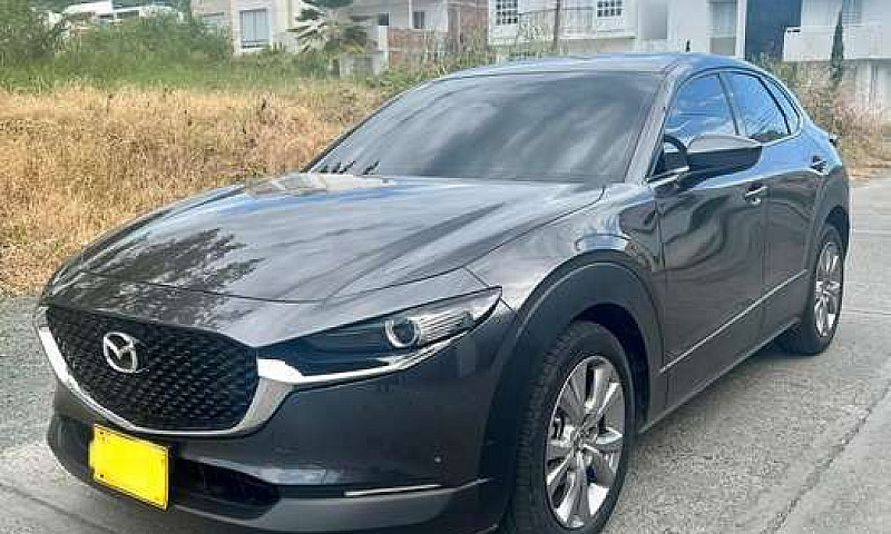 Vendo Mazda Cx30...