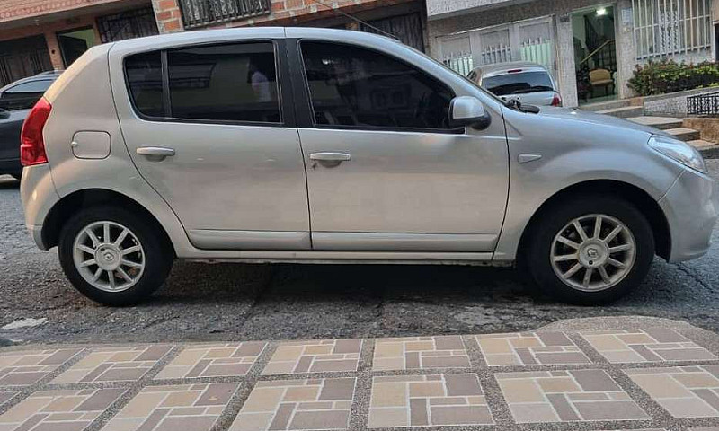 Renault Sandero Dyna...