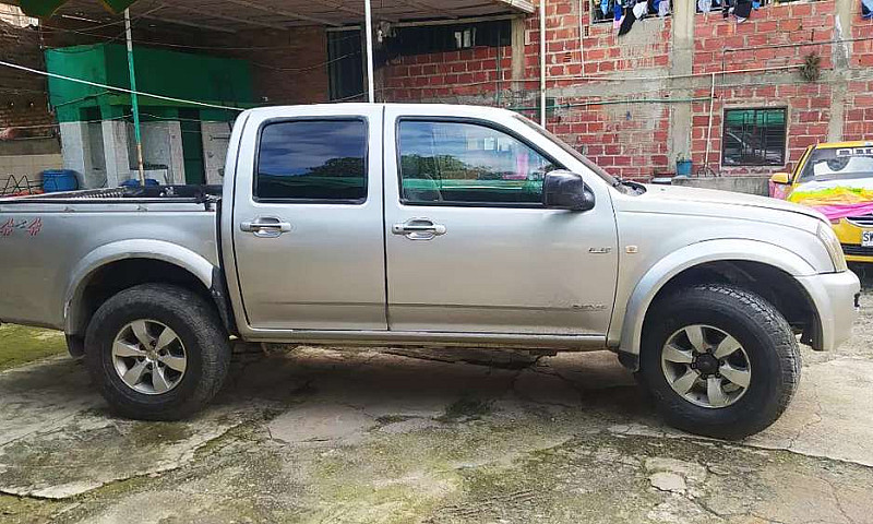 Dmax 2006 Plateada...