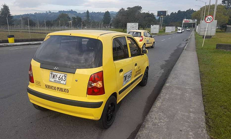 Hermoso Taxi Atos Mo...