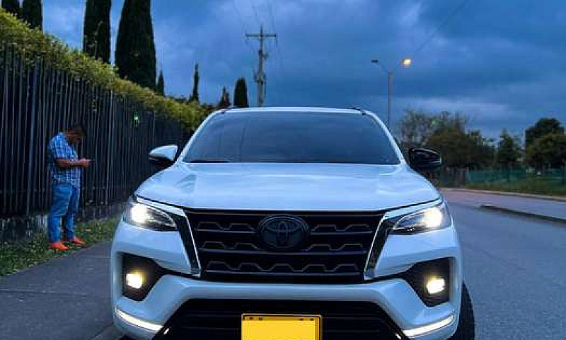 Toyota Fortuner Srv ...