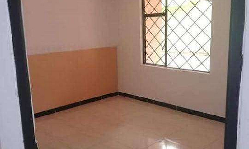 Casa Dos Pisos, Ampl...