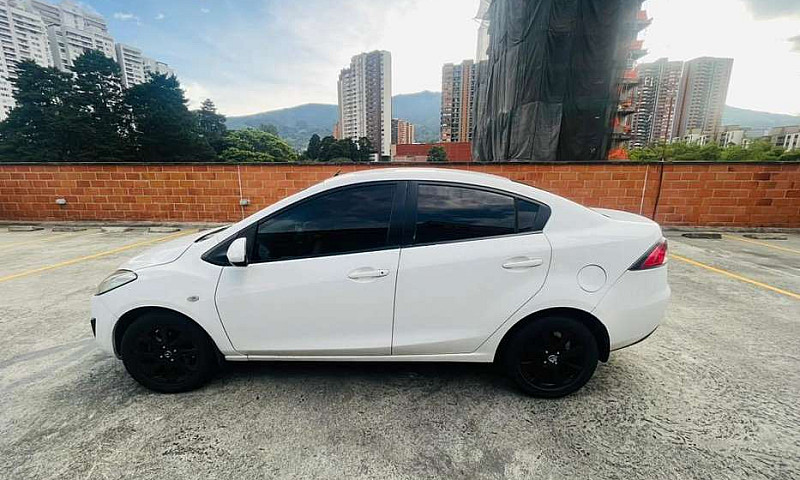 Mazda 2 Sedan Modelo...