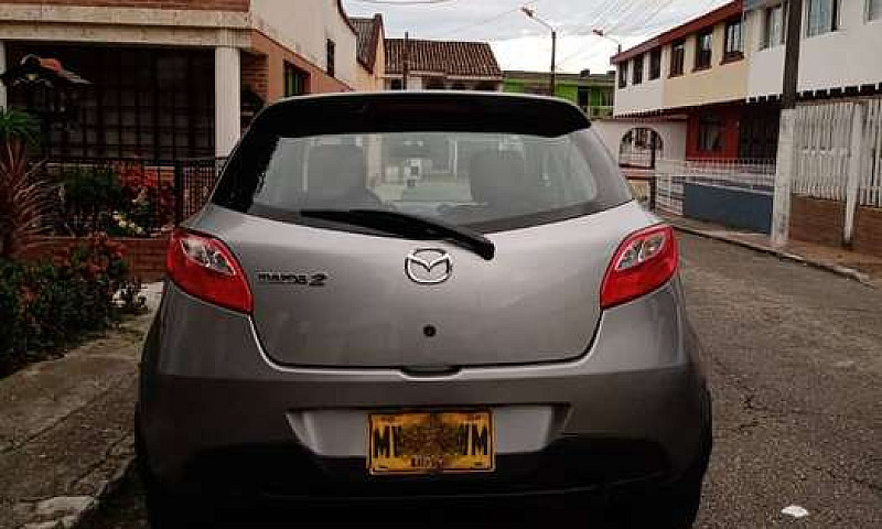 Mazda 2 - Modelo 201...