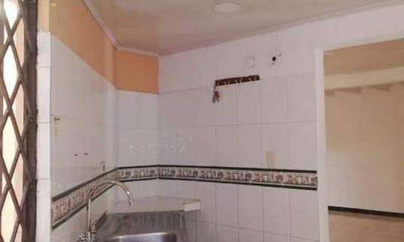 Casa Dos Pisos, Ampl...