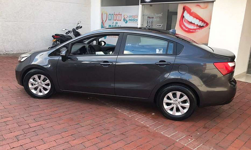 Kia Rio Sedan 2014 A...