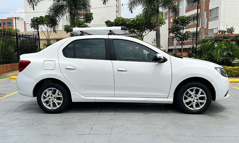 Renault Logan Privil...