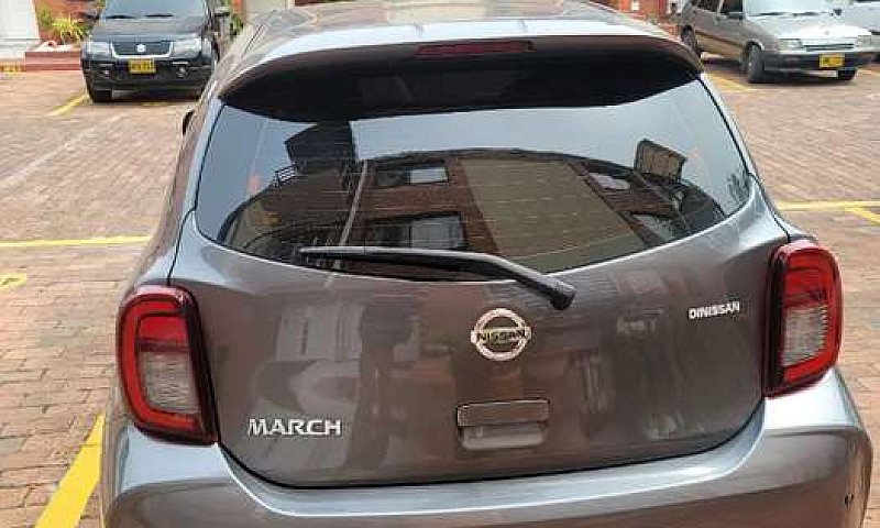 Nissan March Nuevo 1...