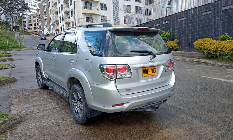 Toyota Fortuner 2.7 ...