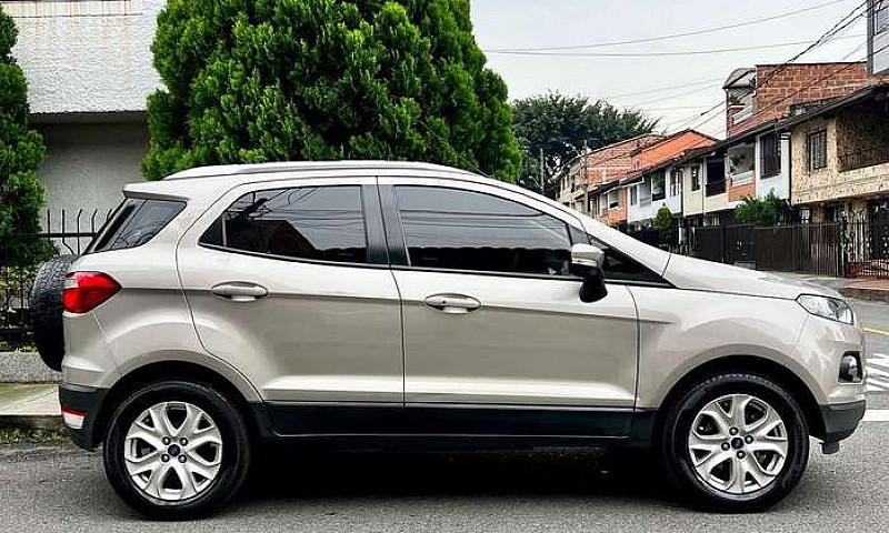 Ford Ecosport Titani...