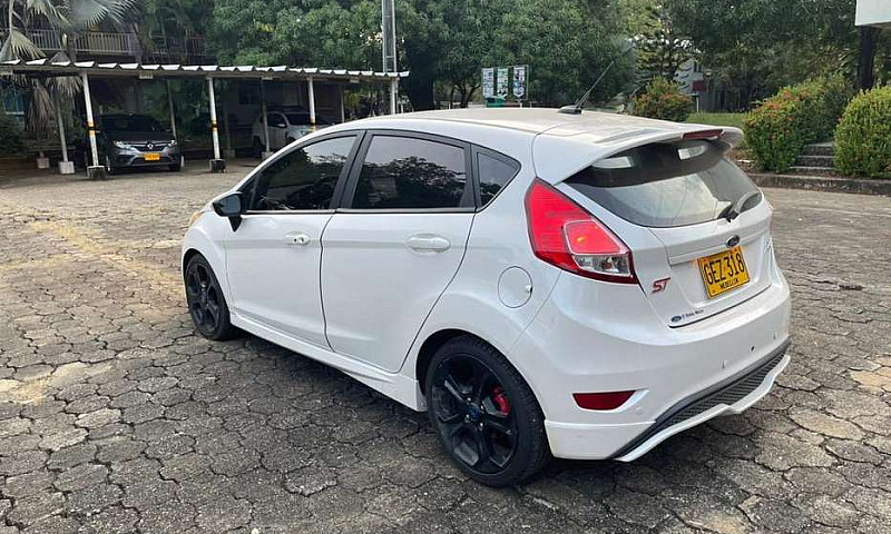 Ford Fiesta St 1.6 T...