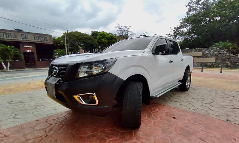 Vendo Camioneta Niss...