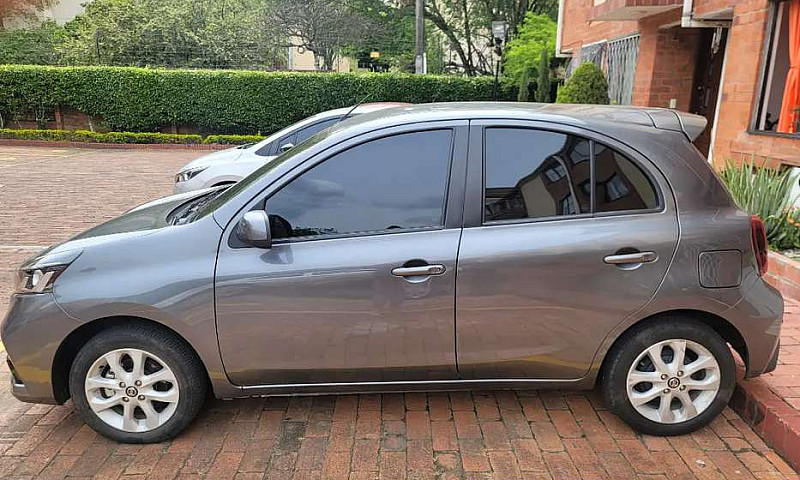 Nissan March Nuevo 1...