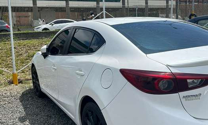 Se Vende Mazda 3...