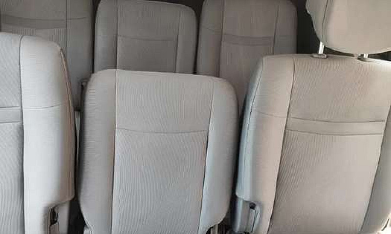 Ssangyong Rodius...