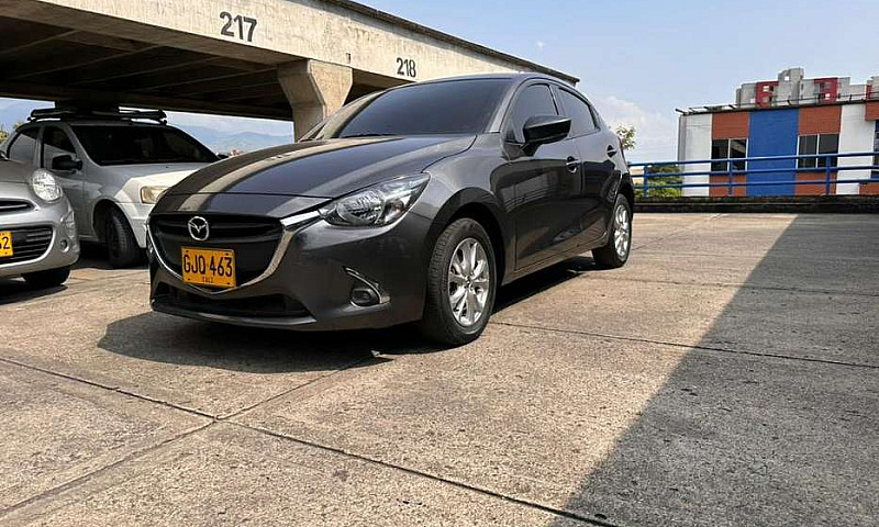 Mazda 2 Touring 2020...