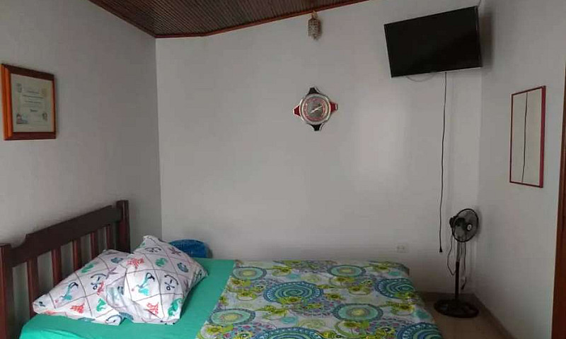Se Arrienda Habitaci...