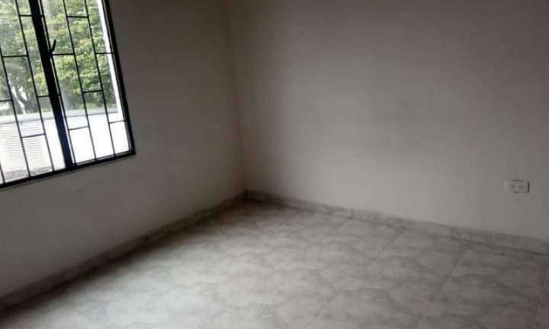 Se Arrienda Casa Con...