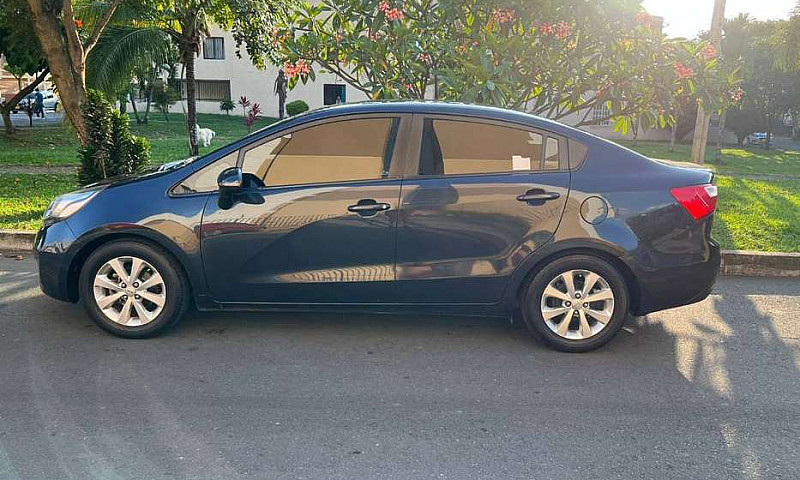 Kia Rio Ub Ex 2013...