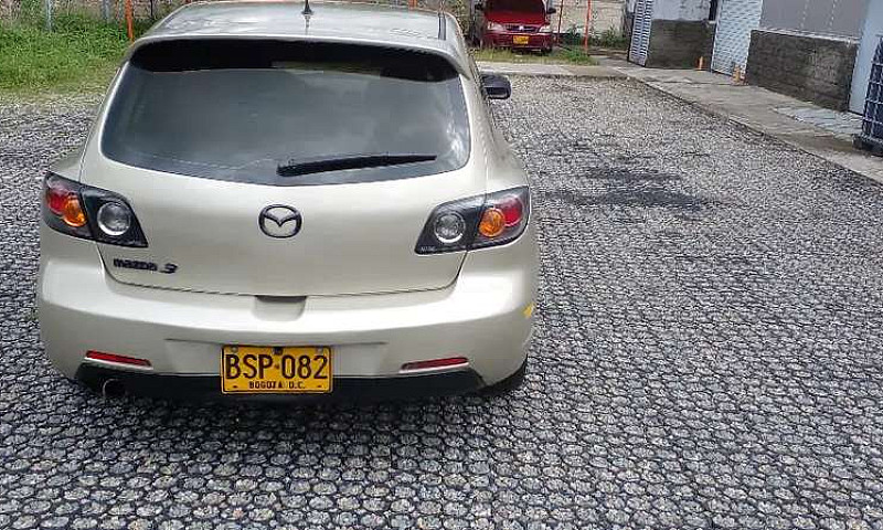 Vendo Automóvil Mazd...