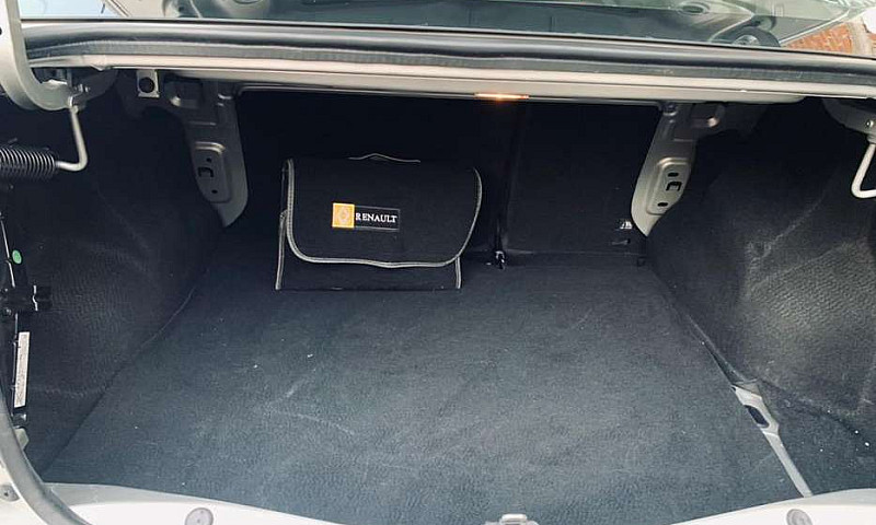 Renault Logan...