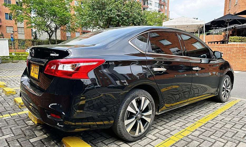 Vendo Nissan Sentra ...
