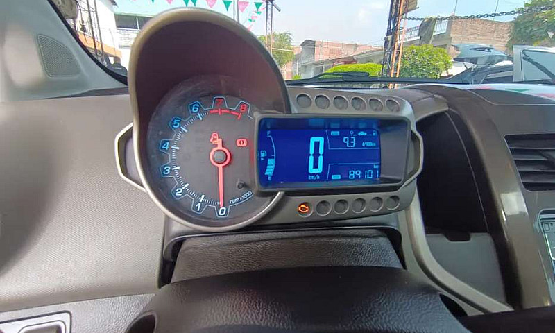 Chevrolet Sonic Lt 2...