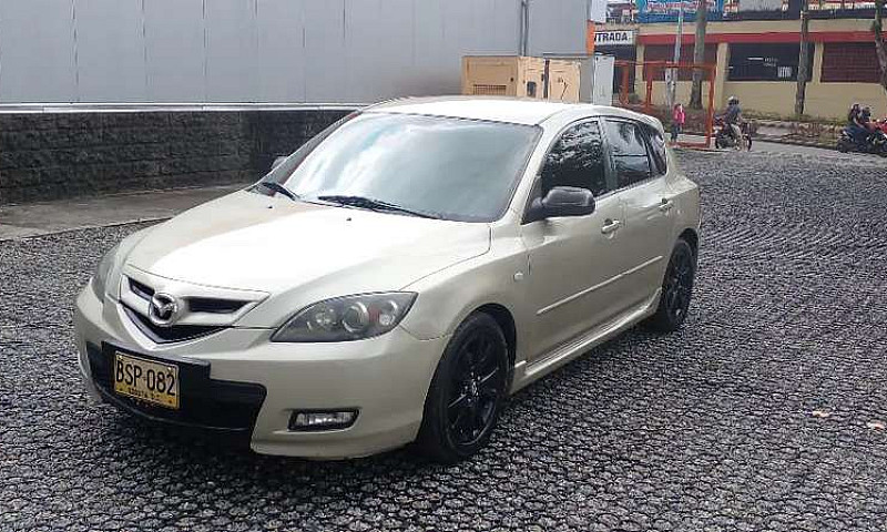 Vendo Automóvil Mazd...